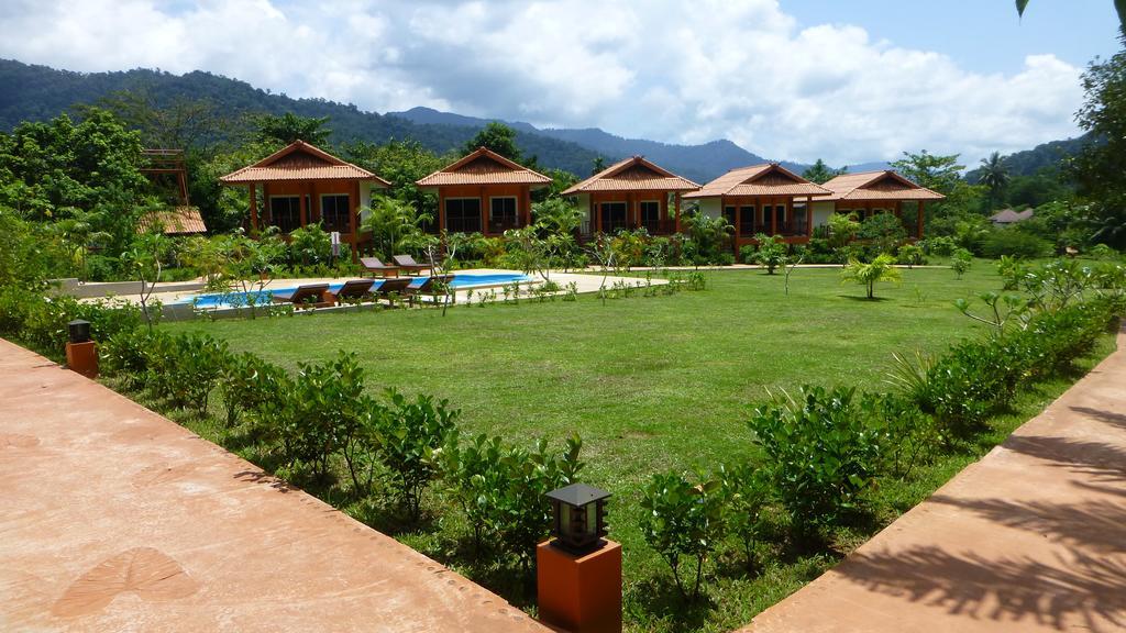 Khao Sok Jasmine Garden Resort - Sha Certified Khao Sok National Park Buitenkant foto